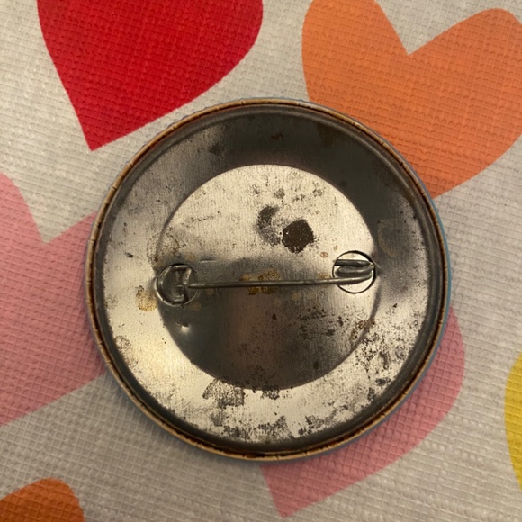 Vintage Sandylion Sticker Club Member Button Pin 90s - Picture 2 of 3